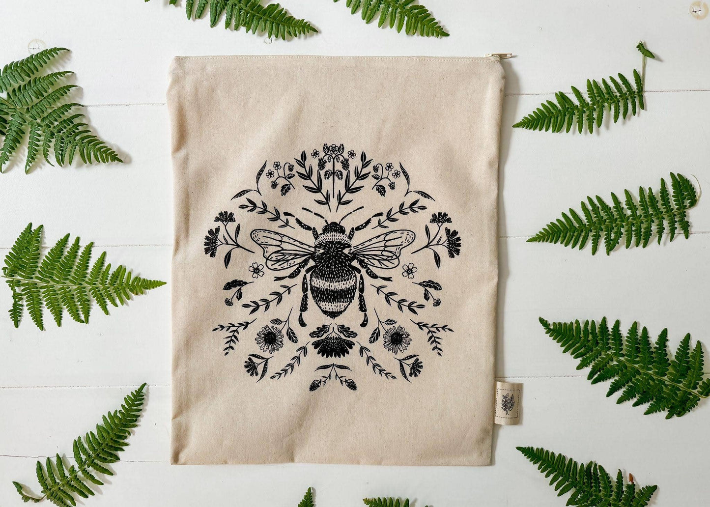 Lined Bread Bag with Bee Motif by Your Green Kitchen